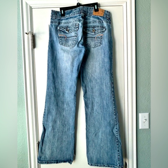 American Eagle jeans! - Picture 2 of 4